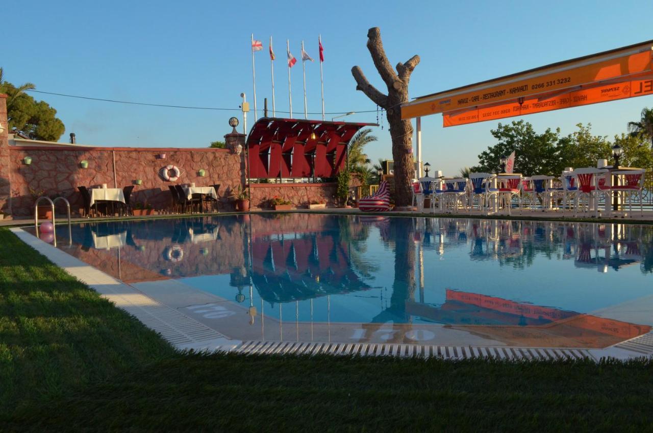 Senar Otel Ayvalik Luaran gambar